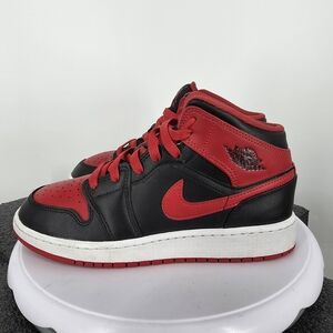 Nike Air Jordan 1 Mid GS Alternate Bred Black Red DQ8423-060 Shoes 5Y  Women 6.5